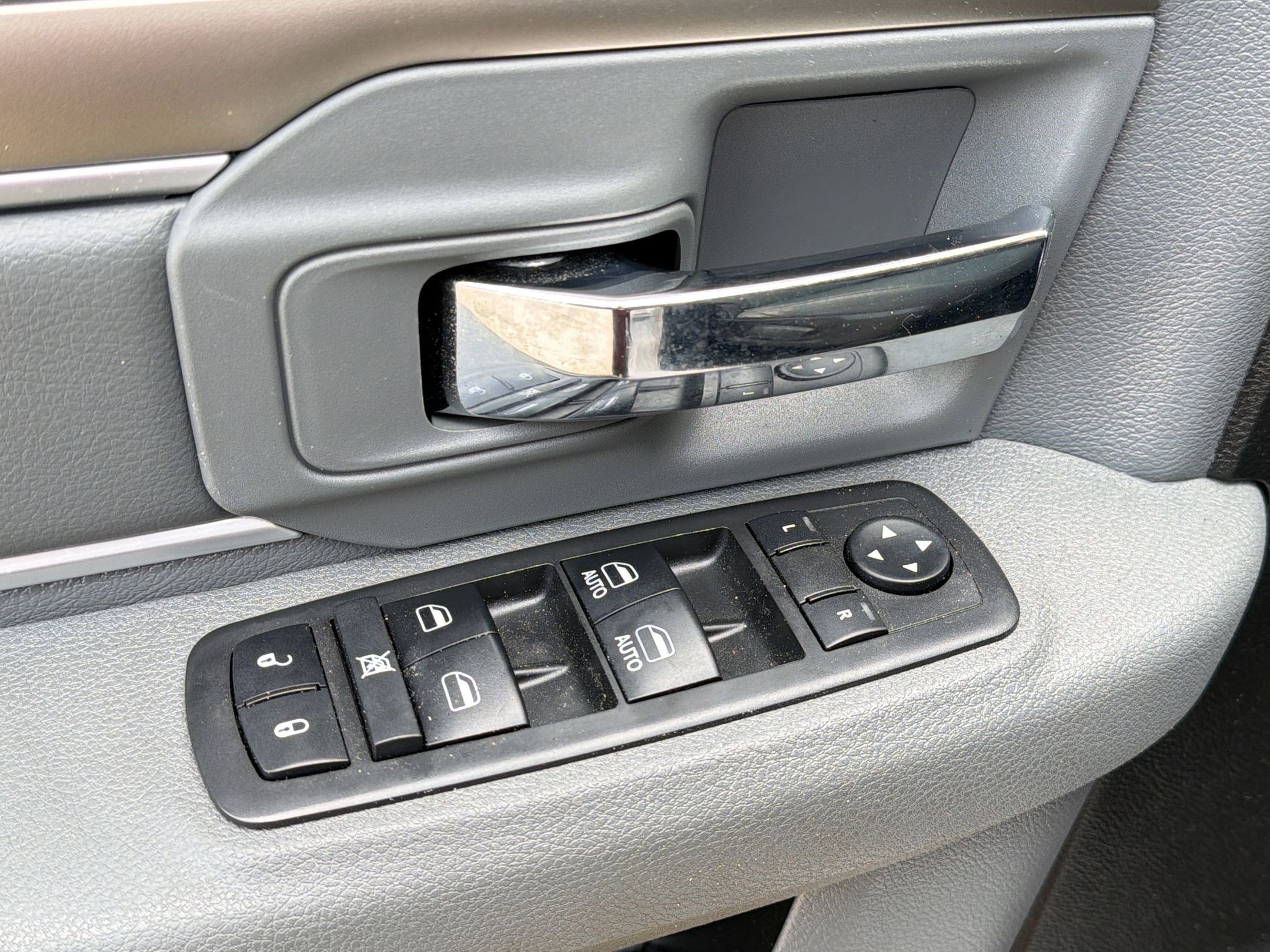 Used 2019 RAM 1500 Classic SLT RWD image 20