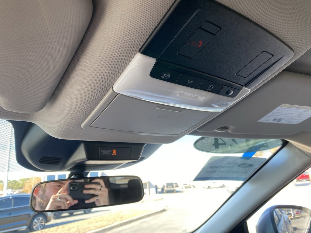 Used 2024 Nissan Rogue SV image 24