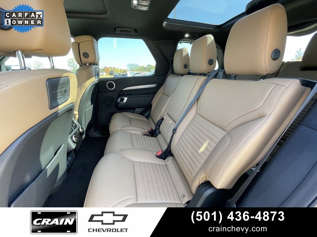 Used 2024 Land Rover Discovery Dynamic SE image 31