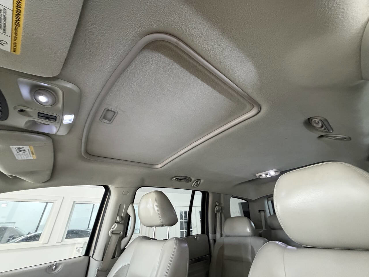 Used 2008 Chrysler Aspen Limited image 24