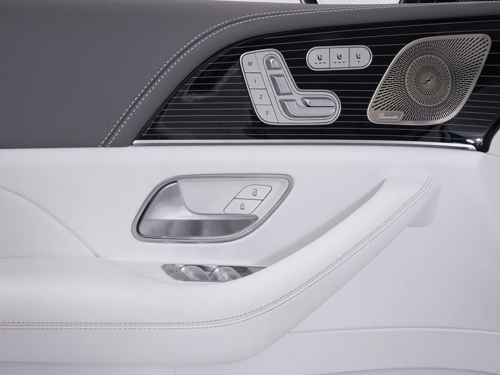 Used 2022 Mercedes-Benz Maybach GLS 600 4MATIC image 33