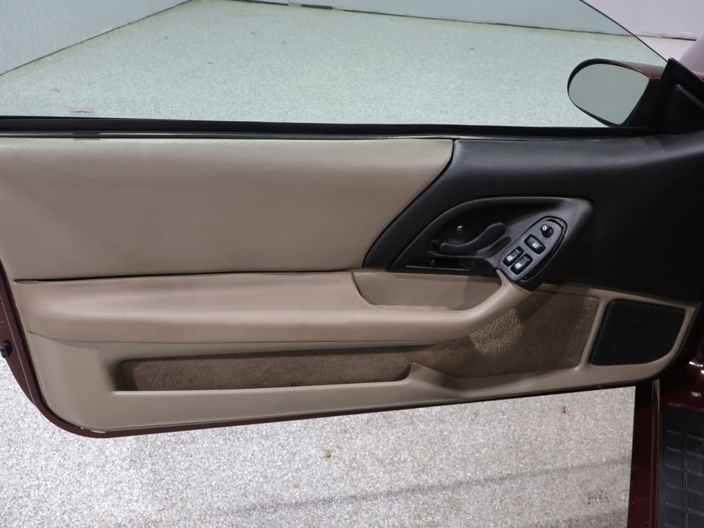 Used 2001 Chevrolet Camaro LT w/ Preferred Equipment Group 1 RWD image 13