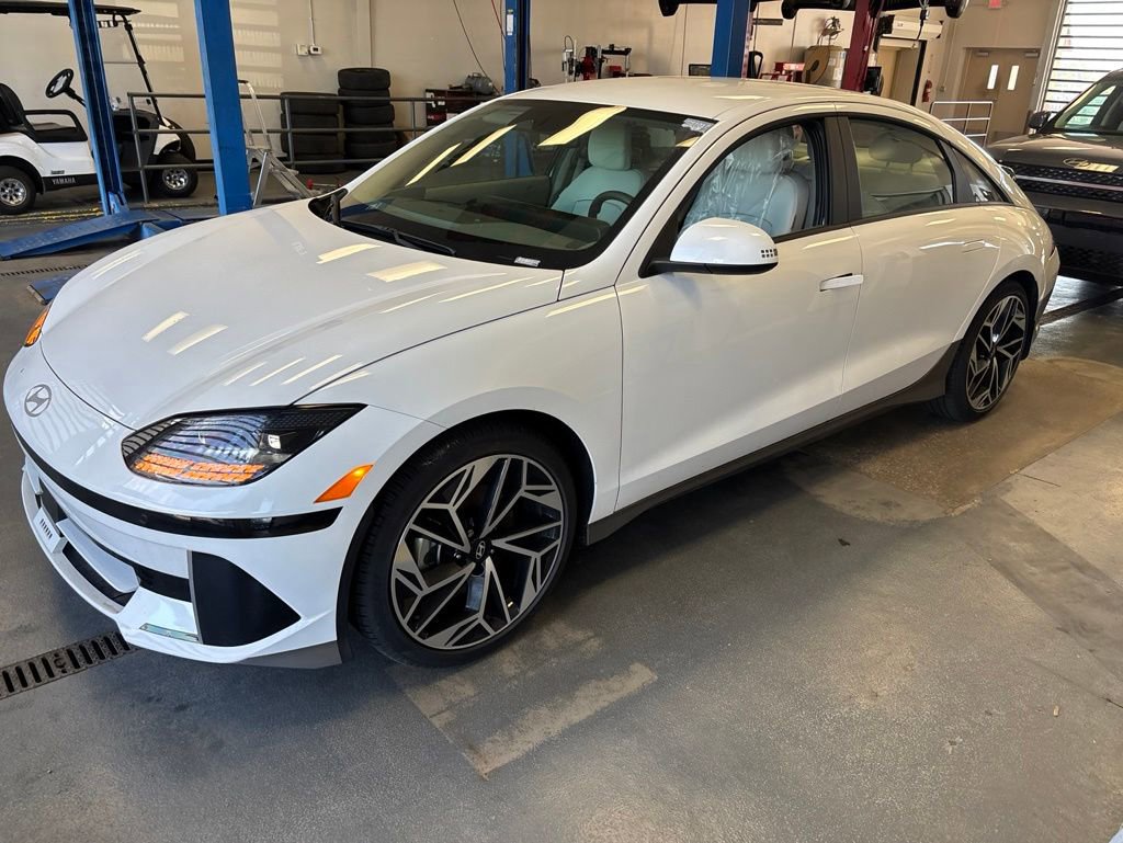 Used 2025 Hyundai Ioniq 6 SEL AWD/4WD image 3