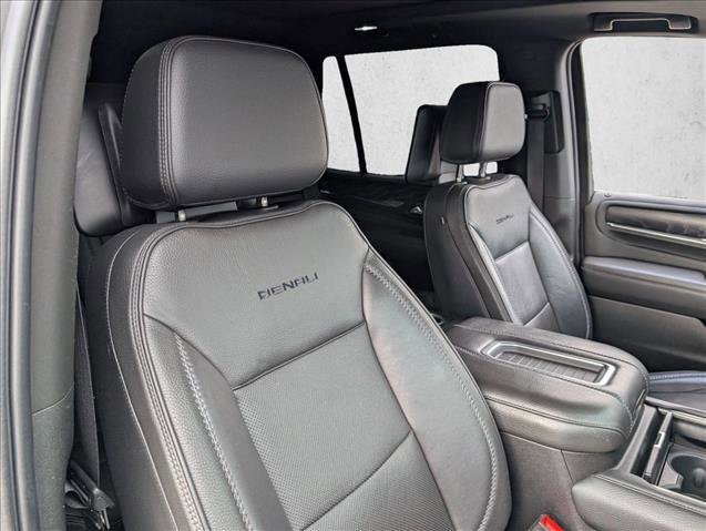 Used 2021 GMC Yukon Denali w/ Denali Premium Package image 19