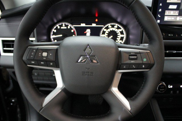 New 2026 Mitsubishi Outlander SE AWD/4WD image 8