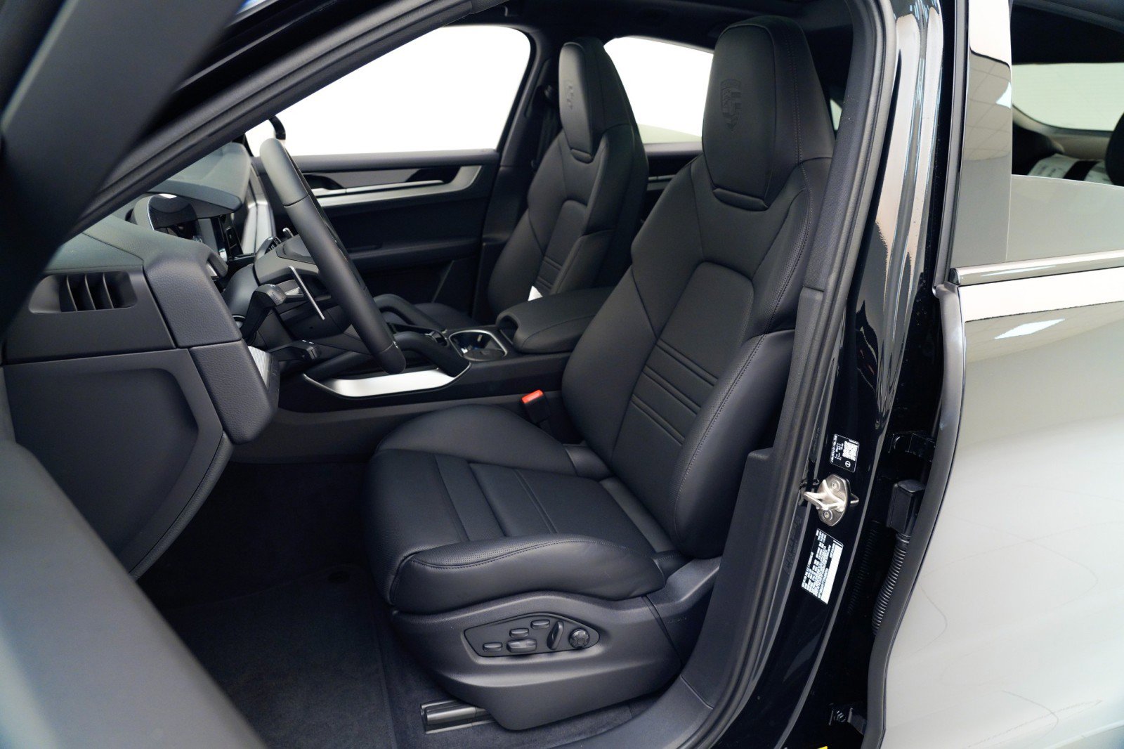 New 2026 Porsche Cayenne S image 5