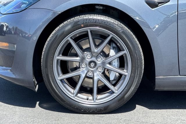Used 2022 Tesla Model 3 Long Range AWD/4WD image 28