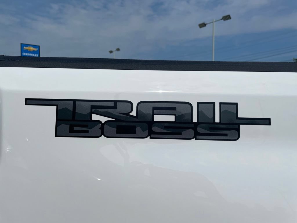 Used 2025 Chevrolet Silverado 2500 LT w/ Trail Boss Package AWD/4WD image 8