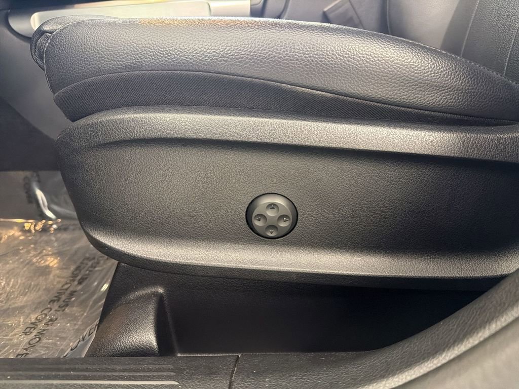 Used 2021 Mercedes-Benz GLB 250 GLB 250 image 23