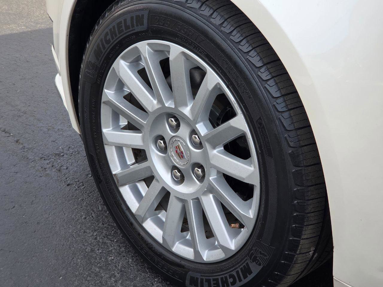 Used 2010 Cadillac CTS Luxury image 9