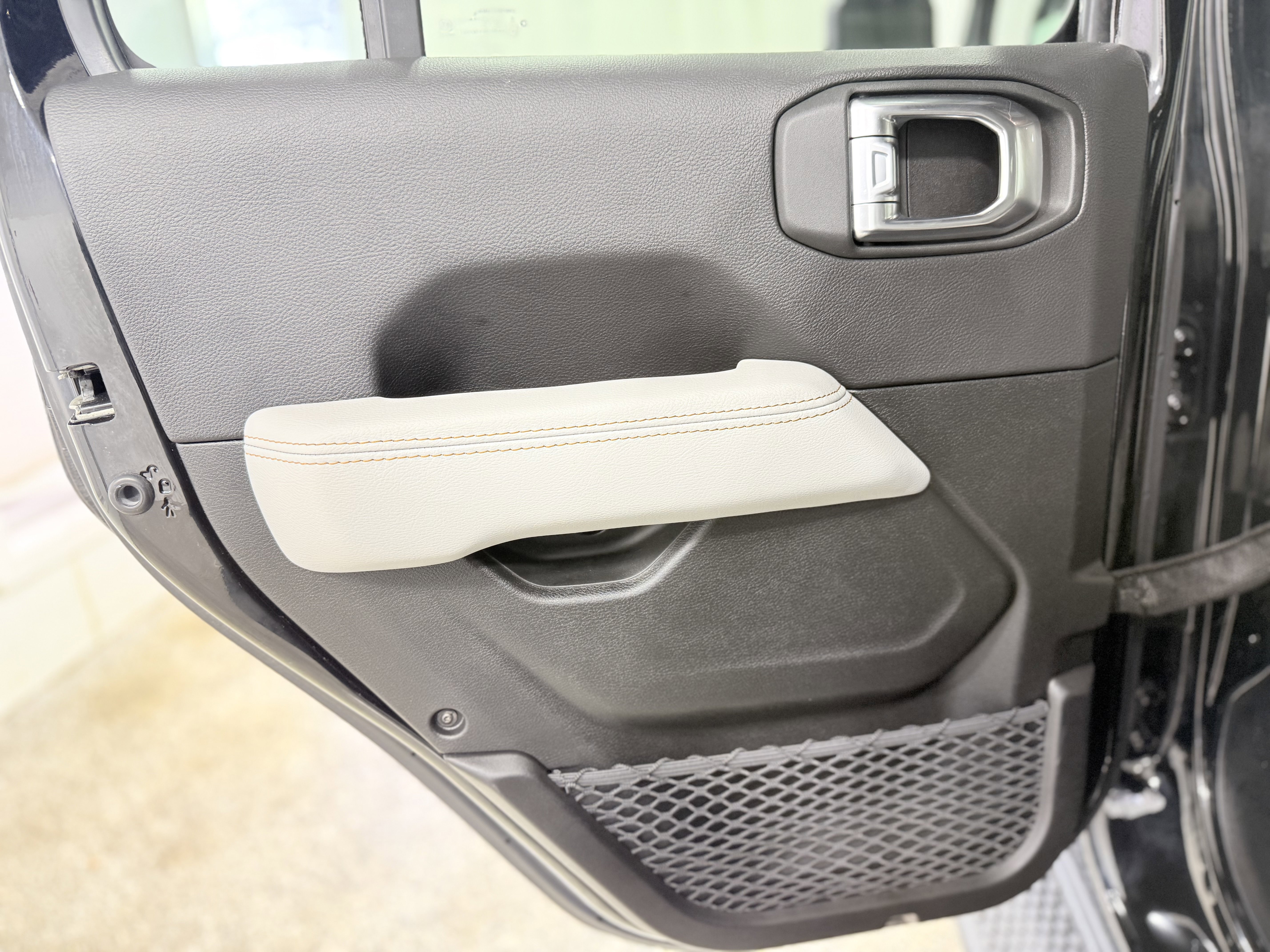 Used 2022 Jeep Wrangler Unlimited Sahara image 25