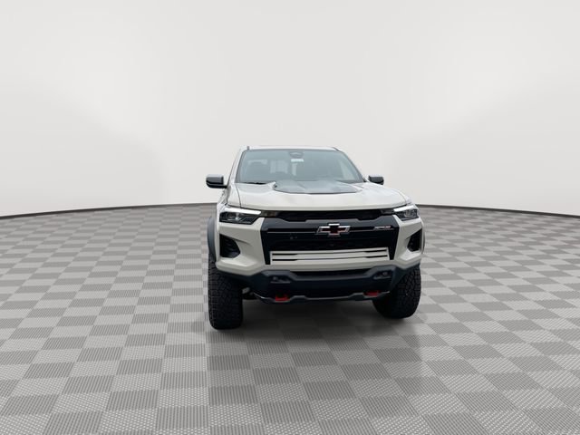 New 2026 Chevrolet Colorado ZR2 w/ Technology Package AWD/4WD image 3
