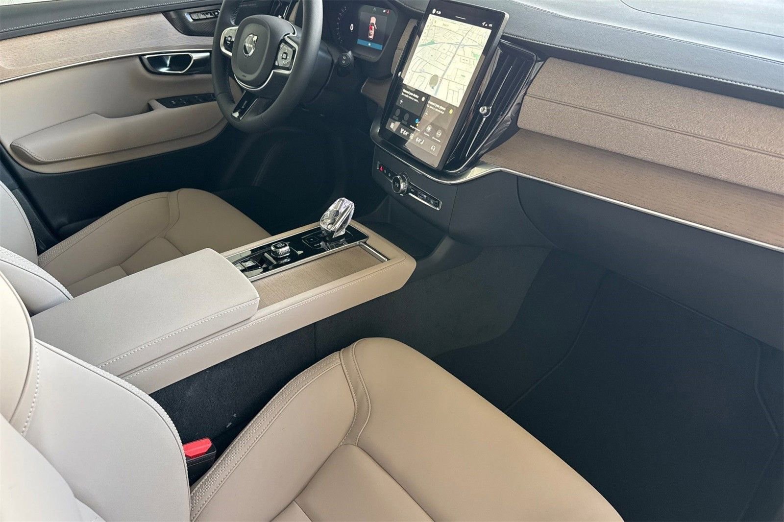 Used 2026 Volvo XC90 T8 Plus w/ Protection Package AWD/4WD image 19