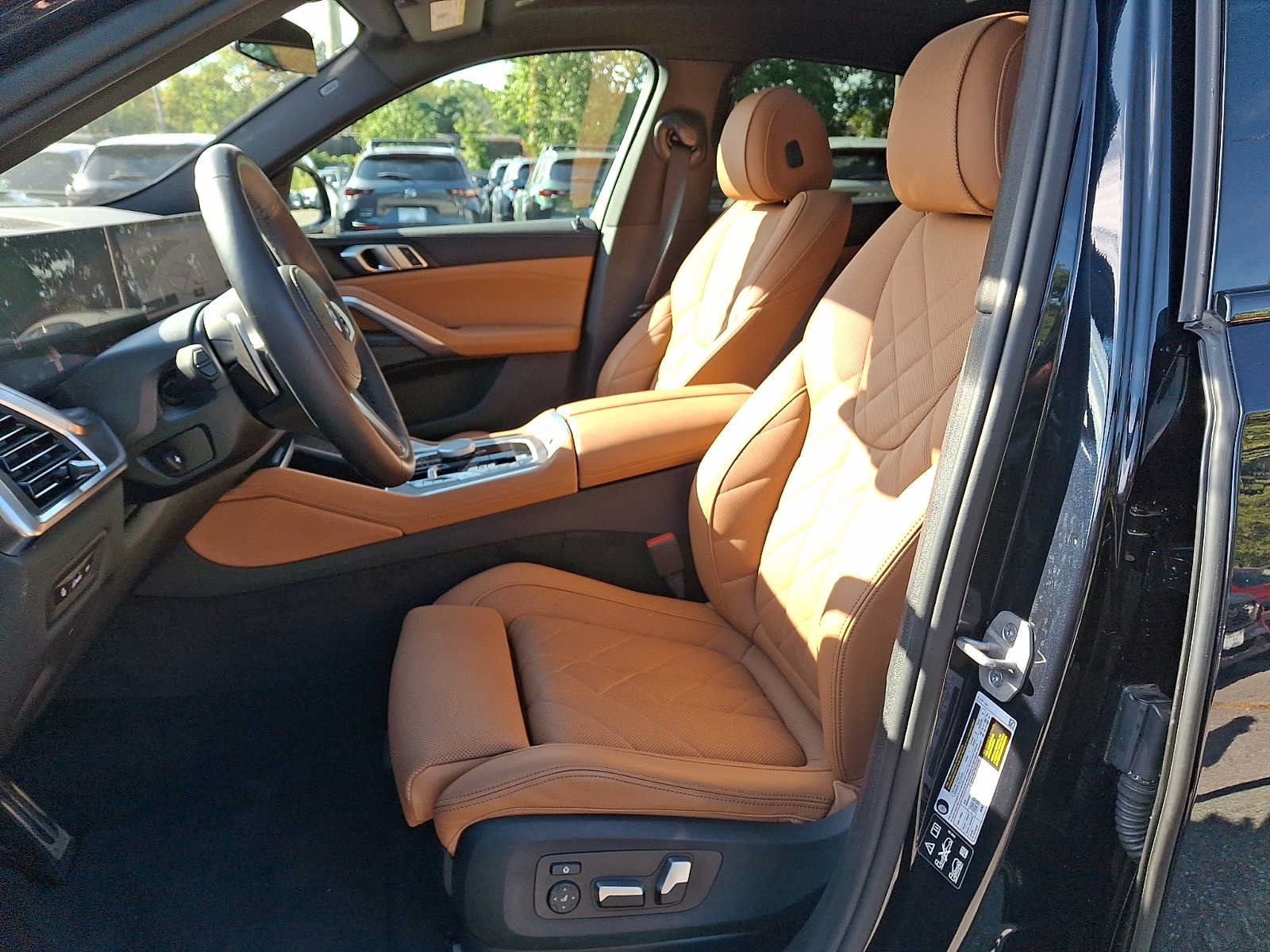 Used 2024 BMW X6 xDrive40i w/ Premium Package AWD/4WD image 10