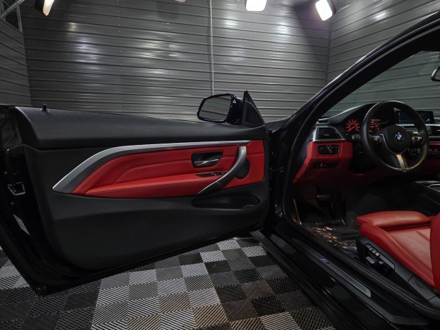 Used 2020 BMW 430i Coupe w/ M Sport Package image 30