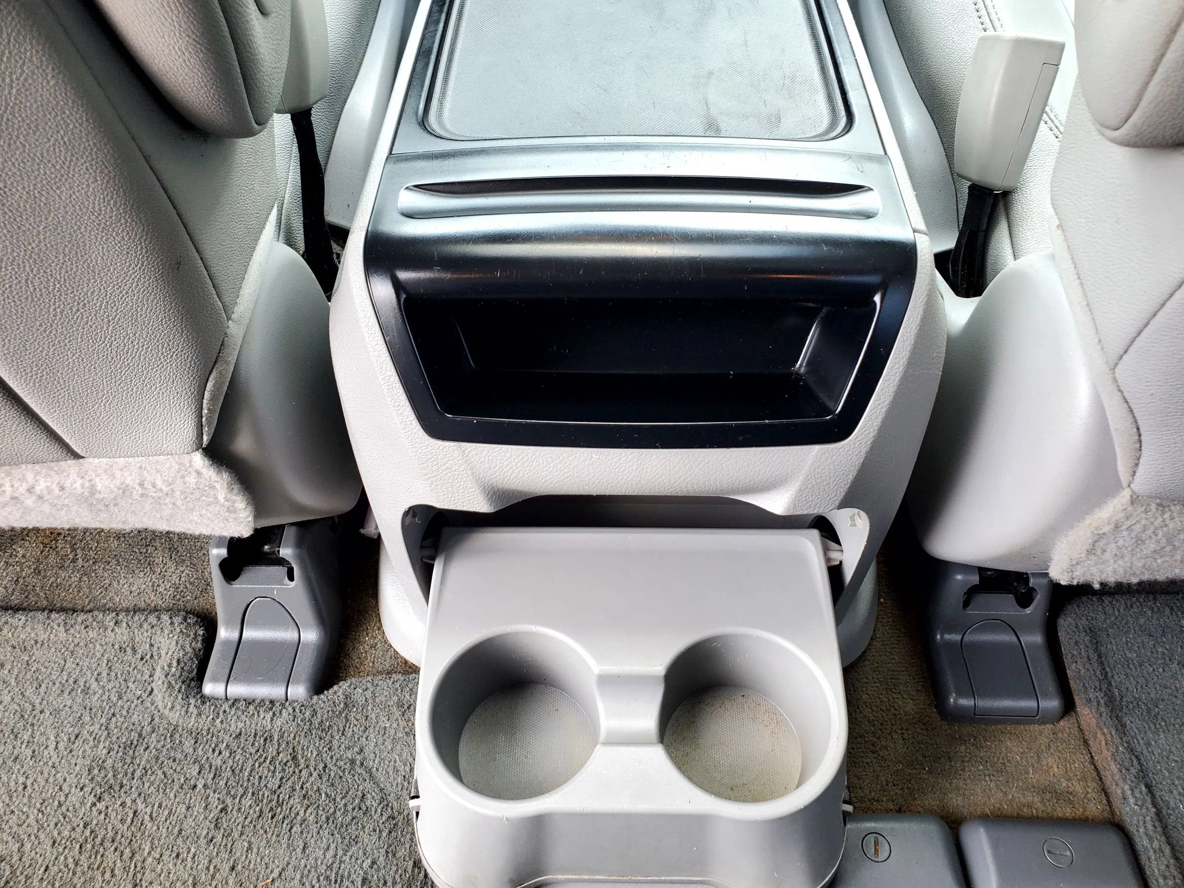 Used 2015 Toyota Sienna XLE FWD image 35