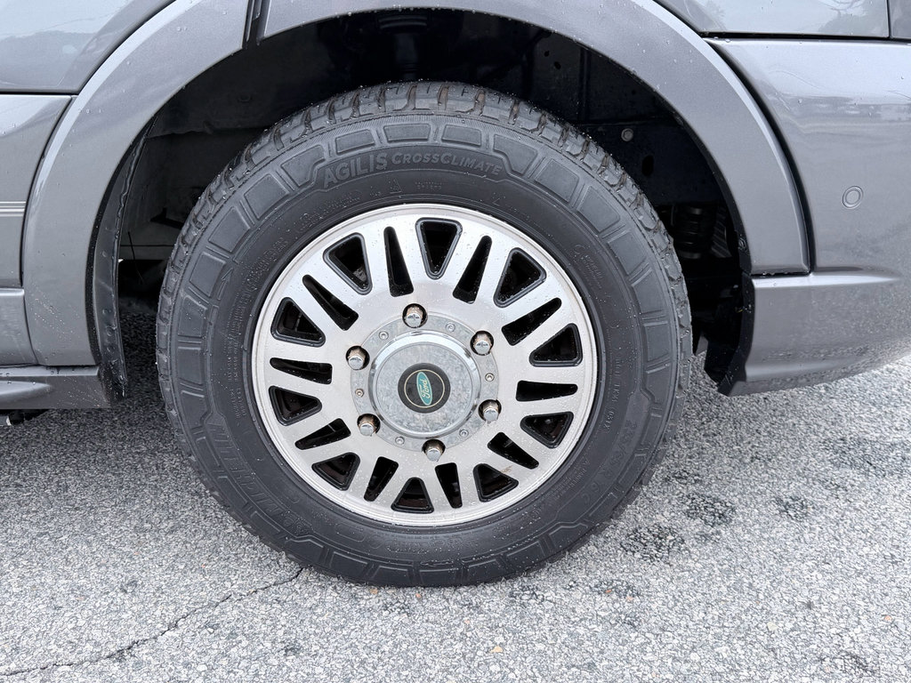 Used 2022 Ford Transit 150 Low Roof AWD image 39