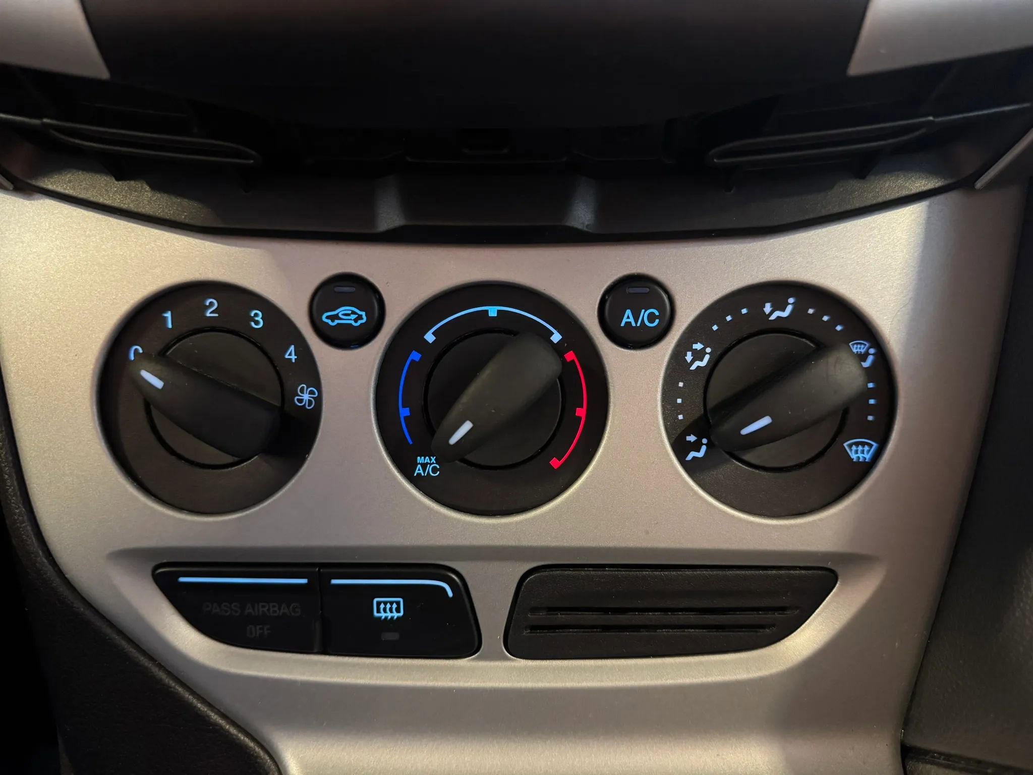 Used 2014 Ford Focus SE image 18