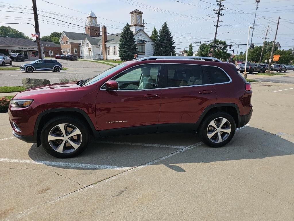Certified 2021 Jeep Cherokee Limited w/ Elite Package AWD/4WD image 10