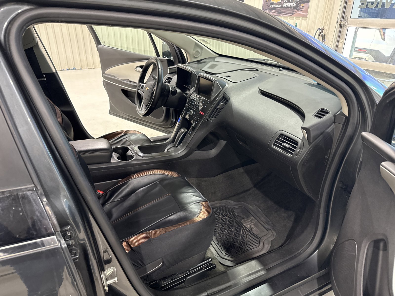 Used 2014 Chevrolet Volt FWD image 15