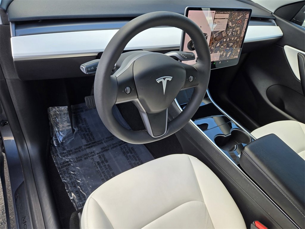 Used 2021 Tesla Model Y Long Range image 13