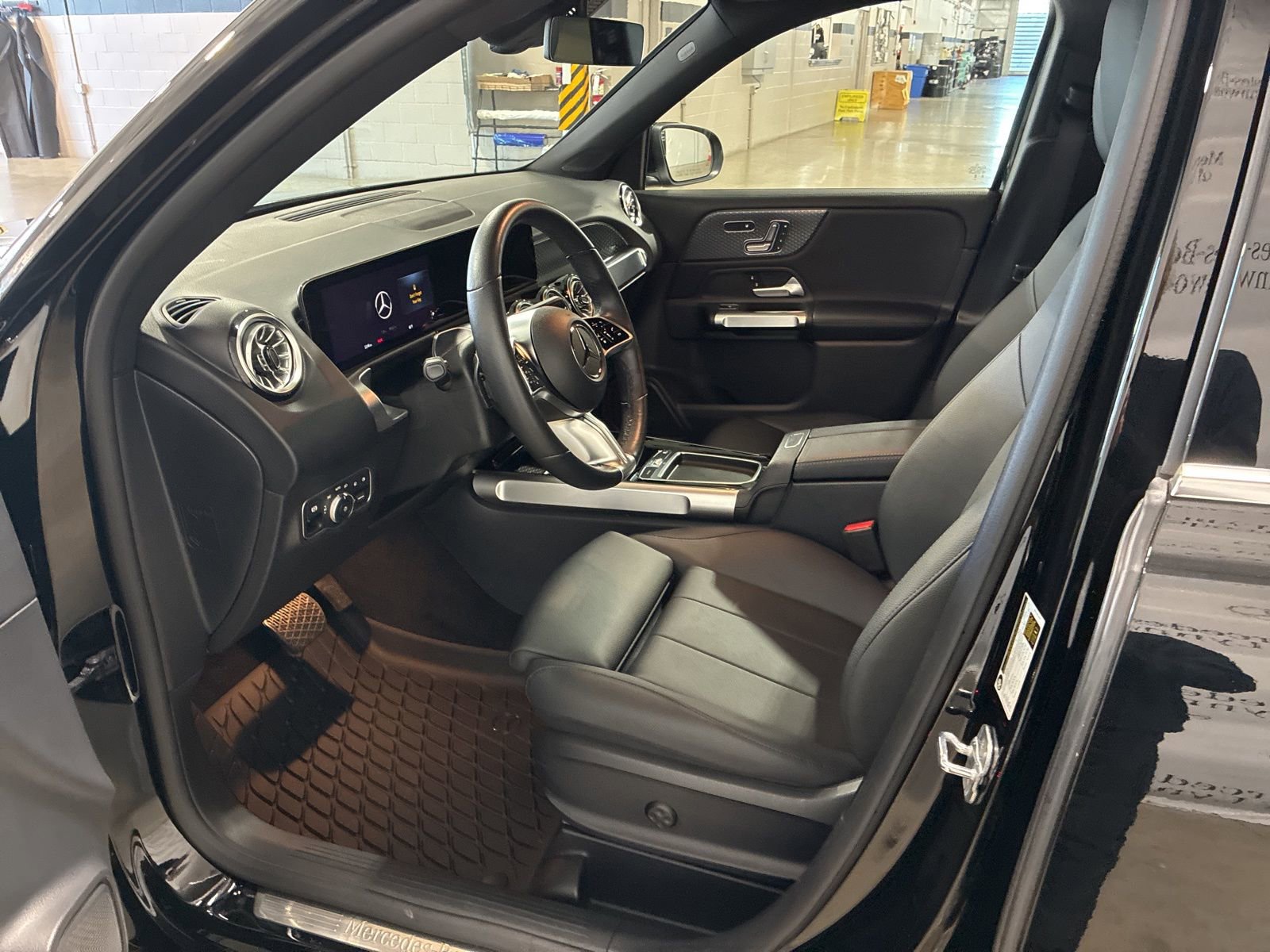 Used 2024 Mercedes-Benz GLB 250 4MATIC image 13