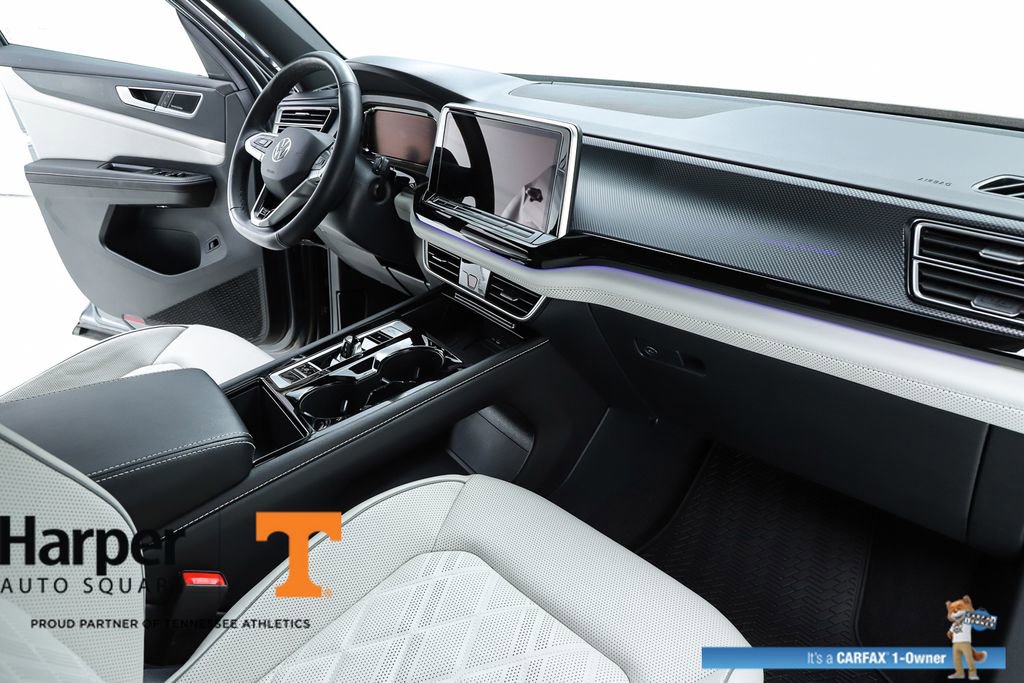 Used 2025 Volkswagen Atlas Cross Sport SEL Premium R-Line image 33