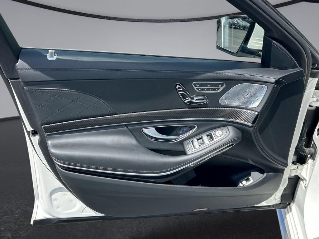Used 2016 Mercedes-Benz S 63 AMG 4MATIC Sedan image 31