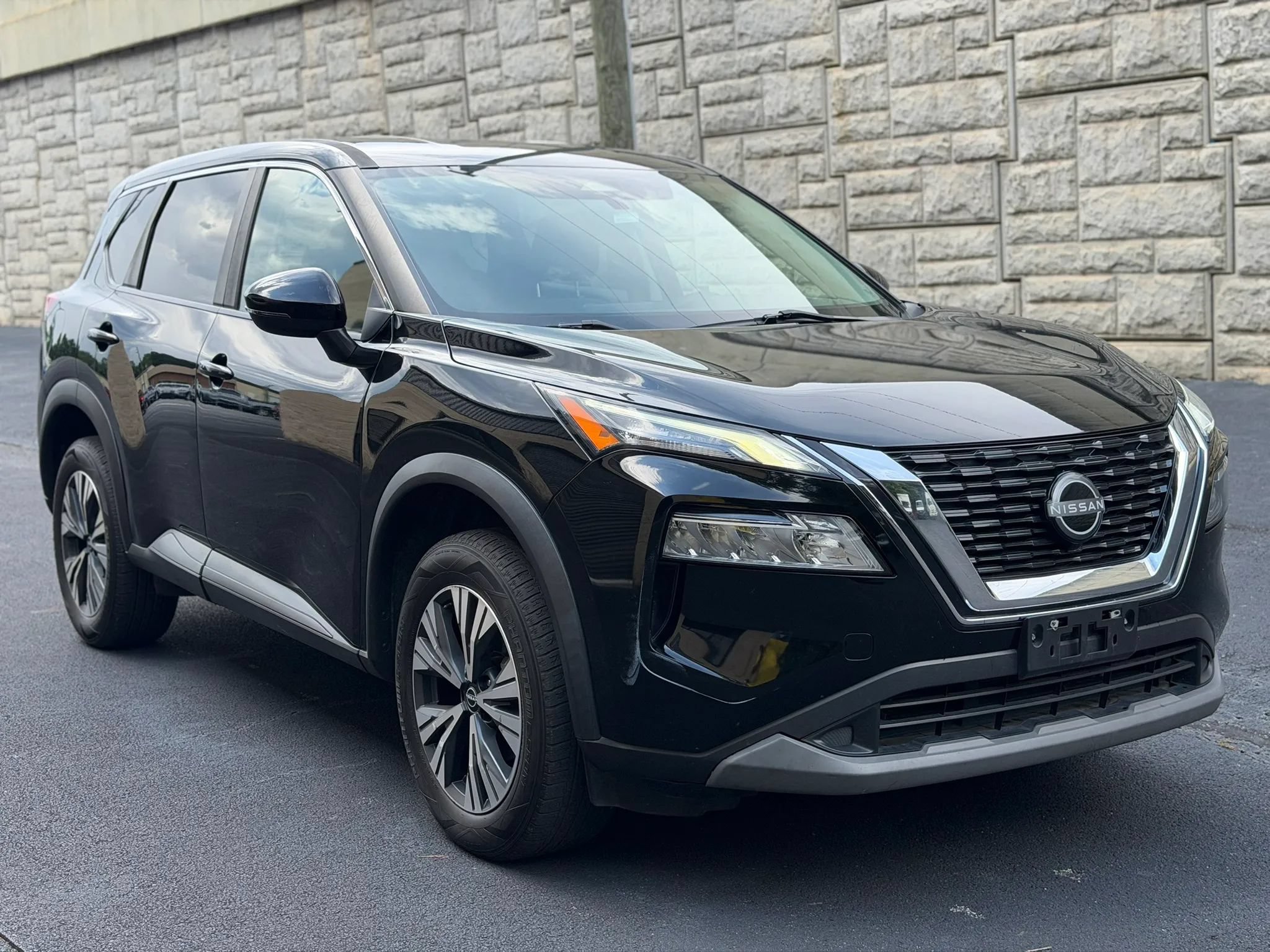 Used 2022 Nissan Rogue SV FWD image 5