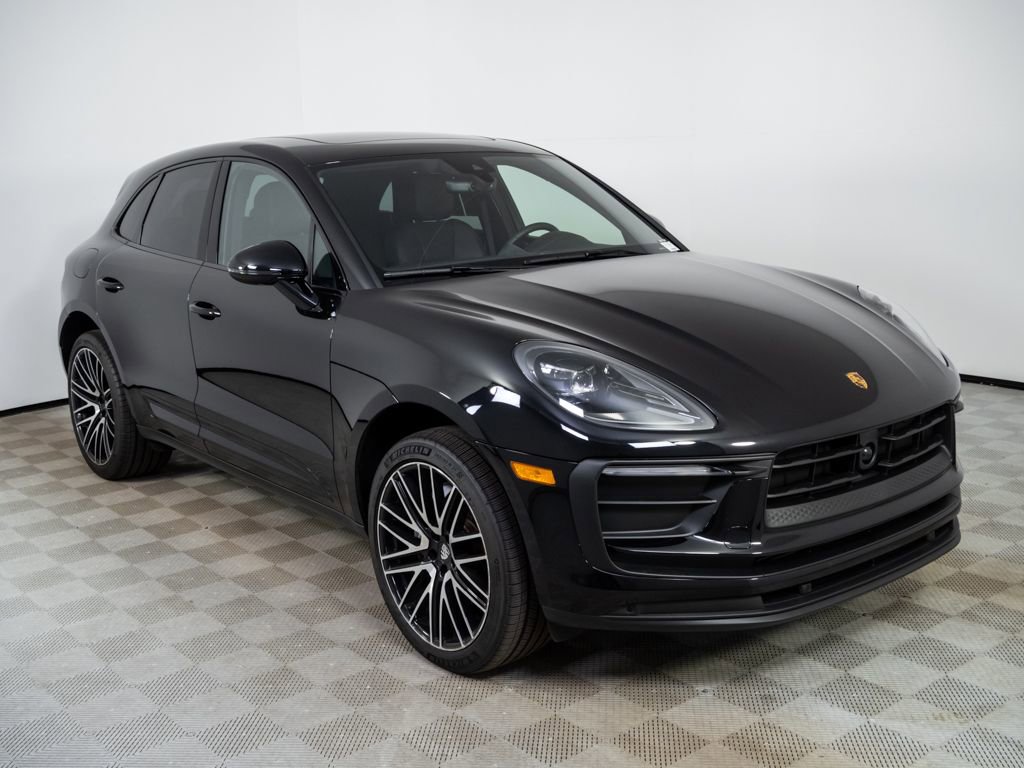 Certified 2025 Porsche Macan image 27