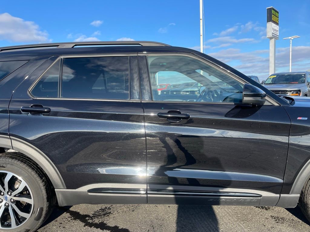 Used 2025 Ford Explorer ST-Line image 39