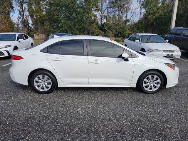 Used 2022 Toyota Corolla LE image 9