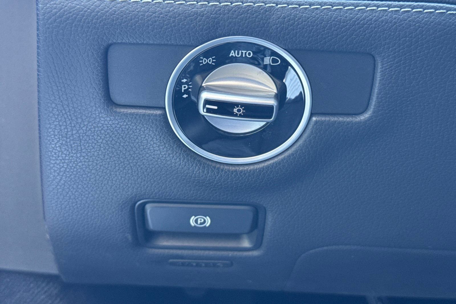 Used 2013 Mercedes-Benz SL 550 image 30