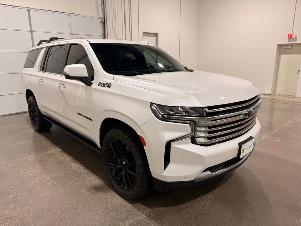 Used 2023 Chevrolet Suburban High Country image 3