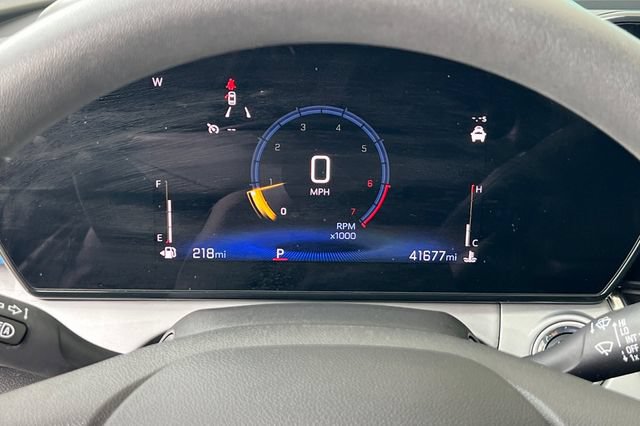 Used 2025 Chevrolet Trax LT FWD image 32