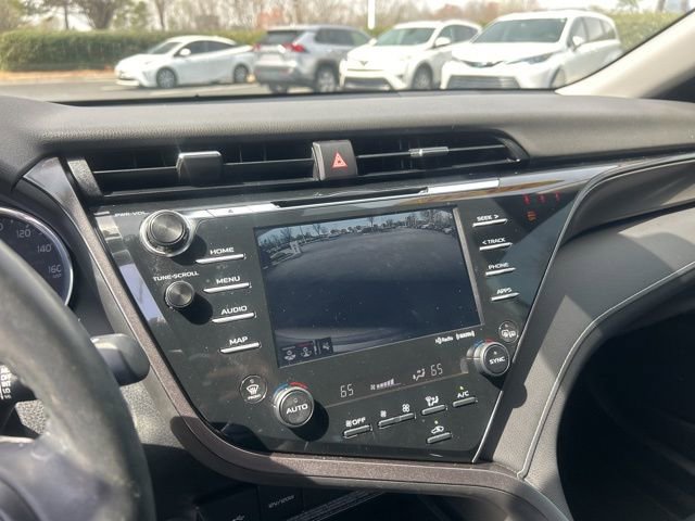 Used 2020 Toyota Camry XSE image 21