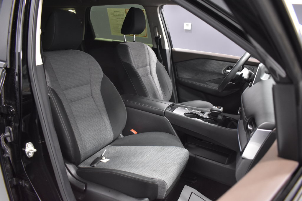 Used 2023 Nissan Rogue SV FWD image 15