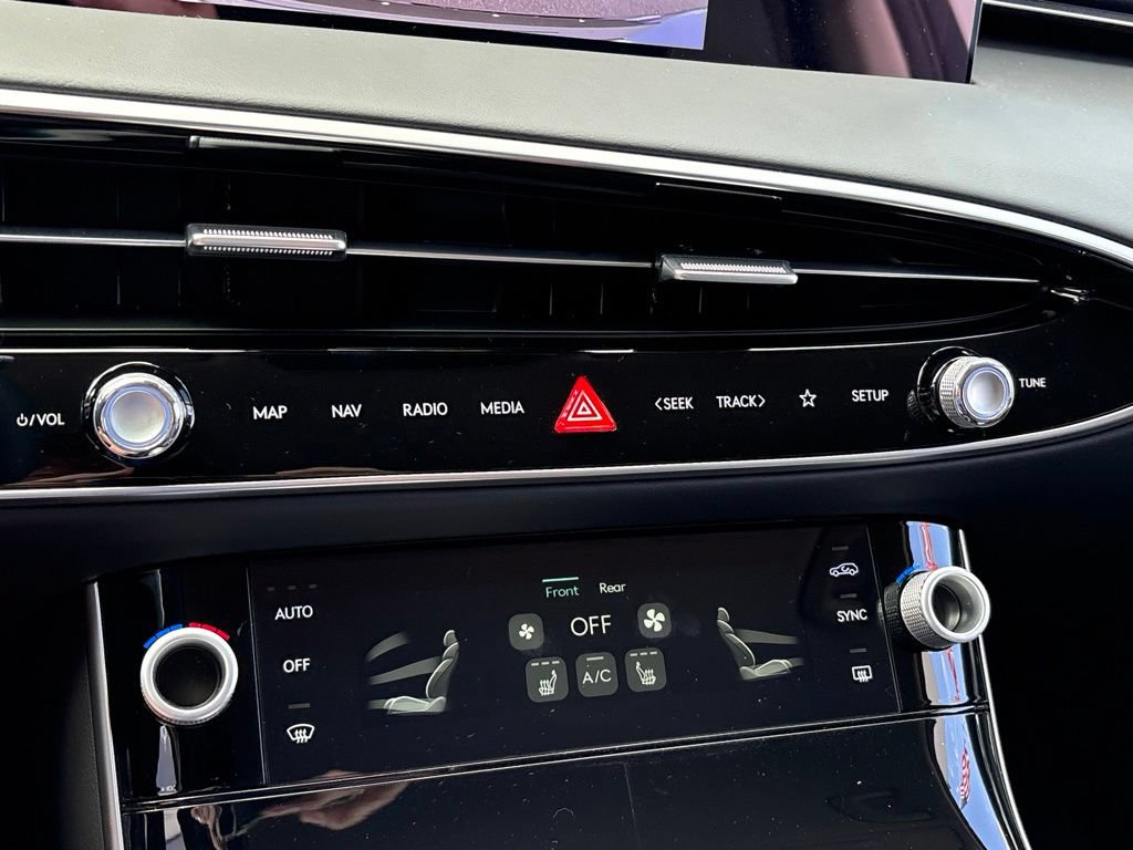 New 2026 Genesis GV70 2.5T AWD/4WD image 15
