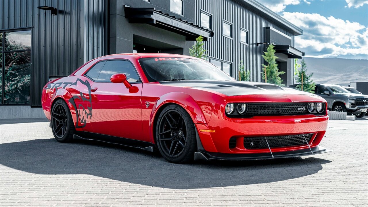 Used 2018 Dodge Challenger SRT Hellcat RWD image 1