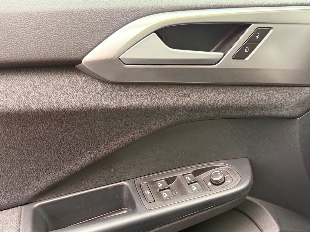 New 2027 Volkswagen Taos Sport AWD/4WD image 11