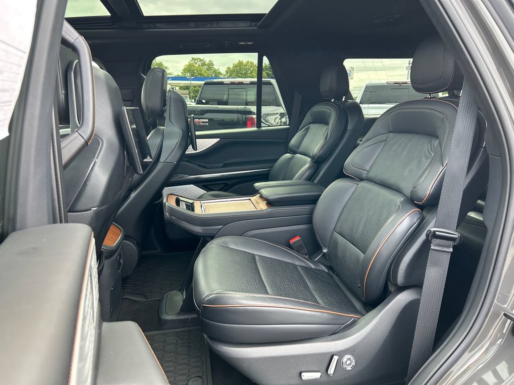 Used 2025 Lincoln Navigator Black Label AWD/4WD image 36