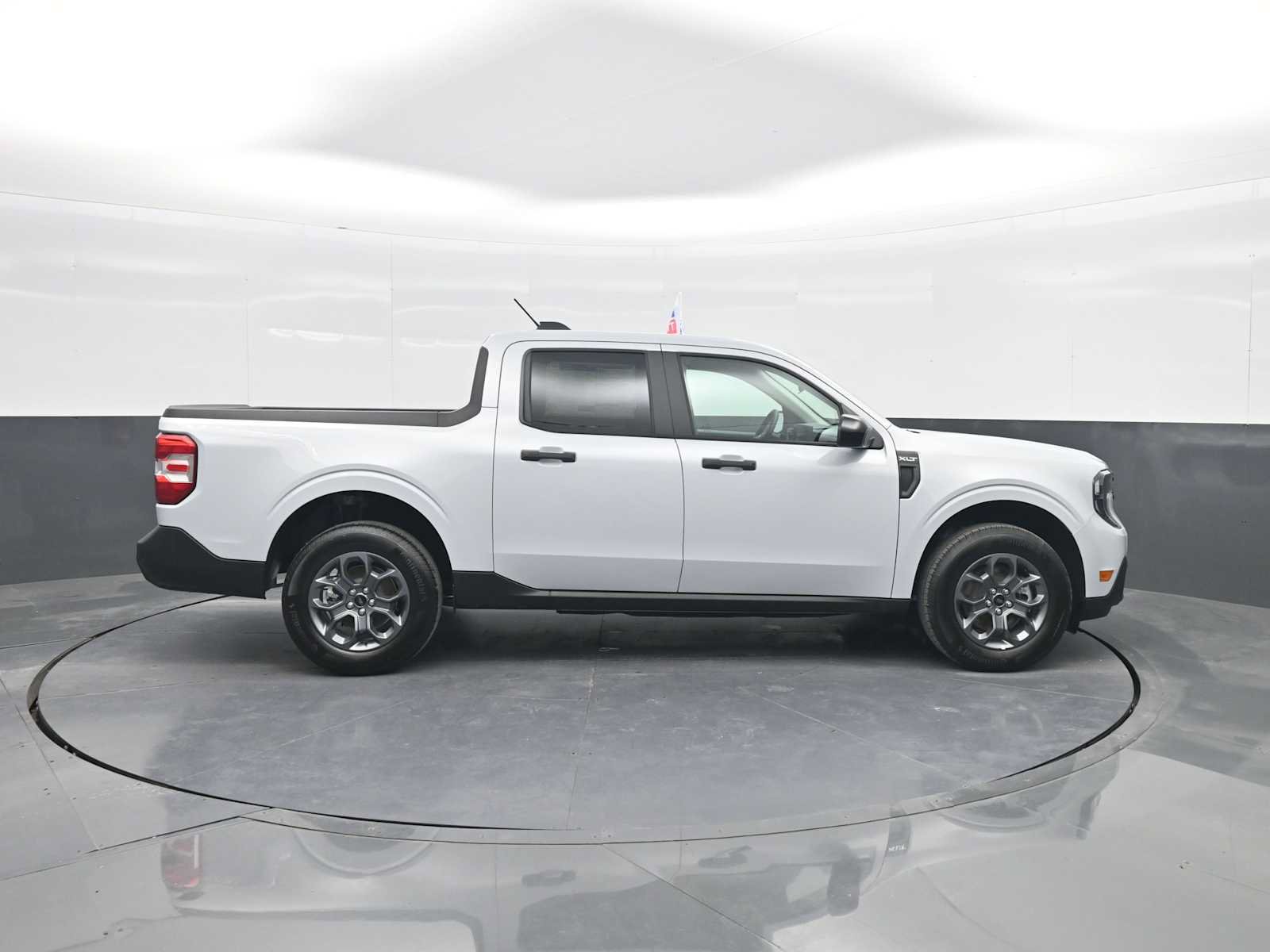 New 2026 Ford Maverick XLT w/ Equipment Group 301A AWD/4WD image 9