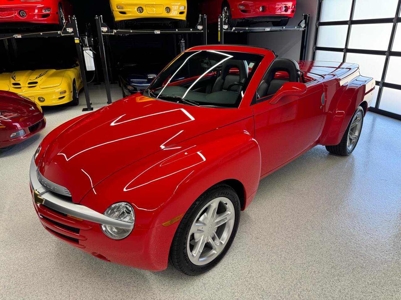 Used 2003 Chevrolet SSR w/ Preferred Equipment Group RWD image 22