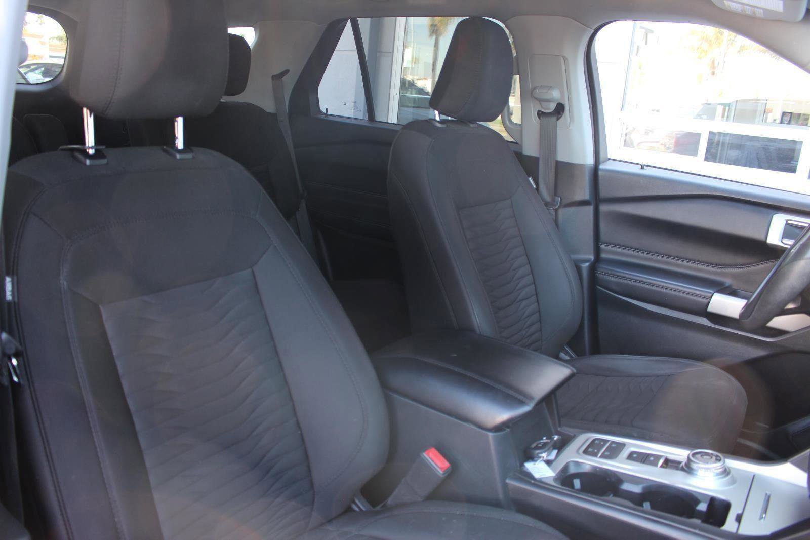 Used 2021 Ford Explorer XLT image 16