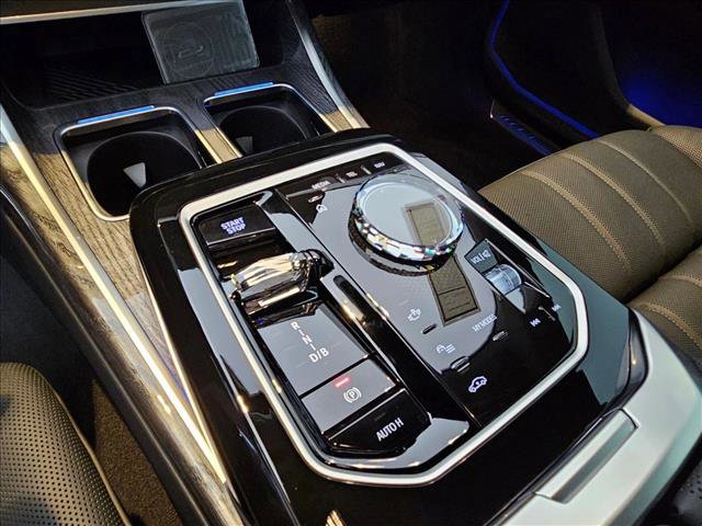 Used 2025 BMW i7 M70 image 16