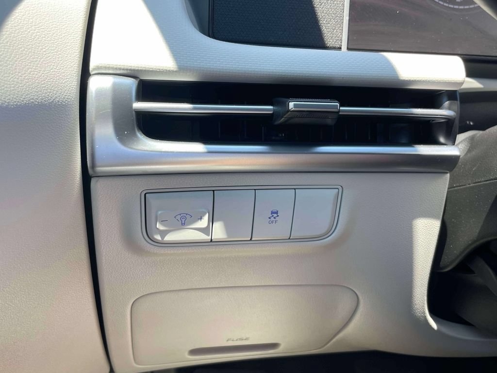 Certified 2025 Hyundai Tucson SE AWD/4WD image 20