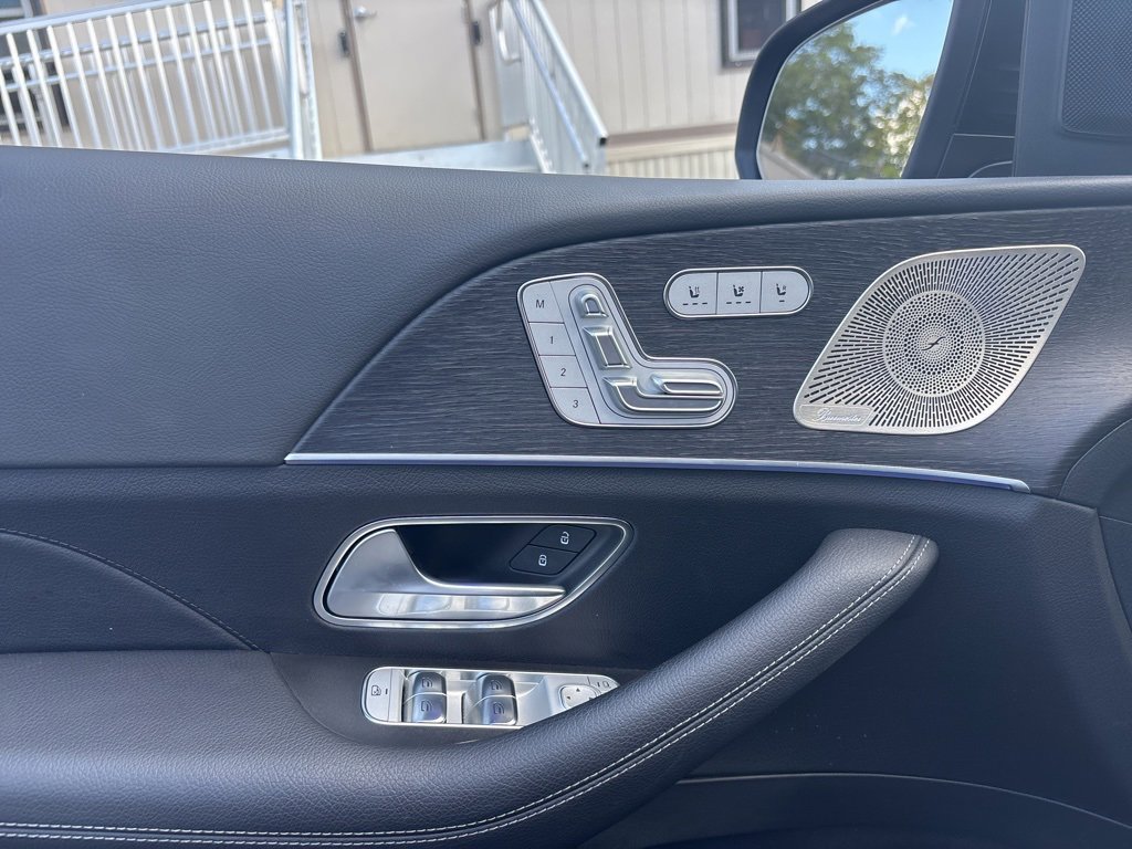 Used 2025 Mercedes-Benz GLS 450 4MATIC image 21