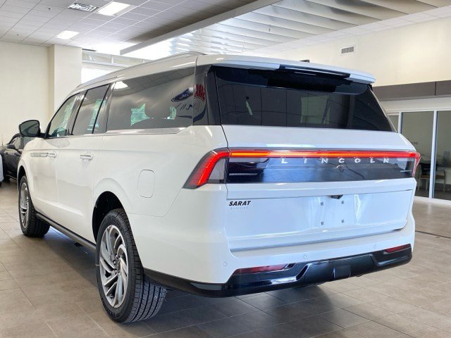 New 2026 Lincoln Navigator L Reserve AWD/4WD image 5