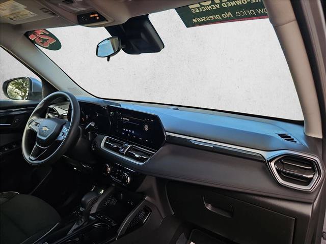 Used 2025 Chevrolet TrailBlazer LT AWD/4WD image 21