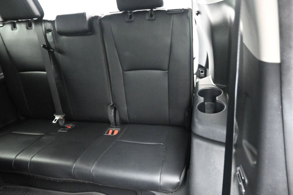 Used 2021 Toyota Highlander XLE AWD/4WD image 22